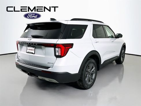 New 2026 Ford Explorer Active w/ Active Comfort Package image 6
