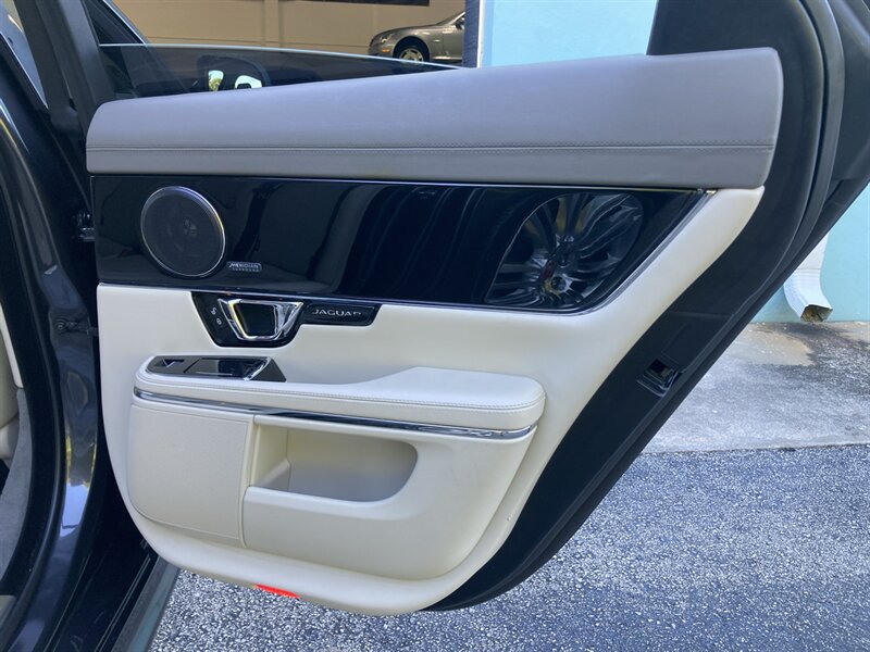 Used 2017 Jaguar XJ R-Sport RWD image 35