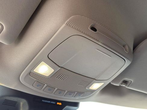 Used 2023 Ford Expedition XLT image 23