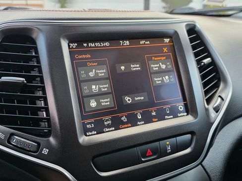 Used 2022 Jeep Cherokee Trailhawk w/ Sun, Sound & Nav Group image 30