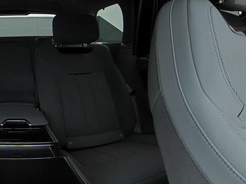 Used 2025 Land Rover Range Rover SV AWD/4WD image 30