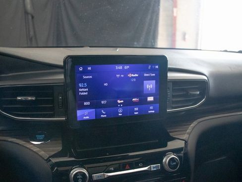 Used 2022 Ford Explorer Limited image 35