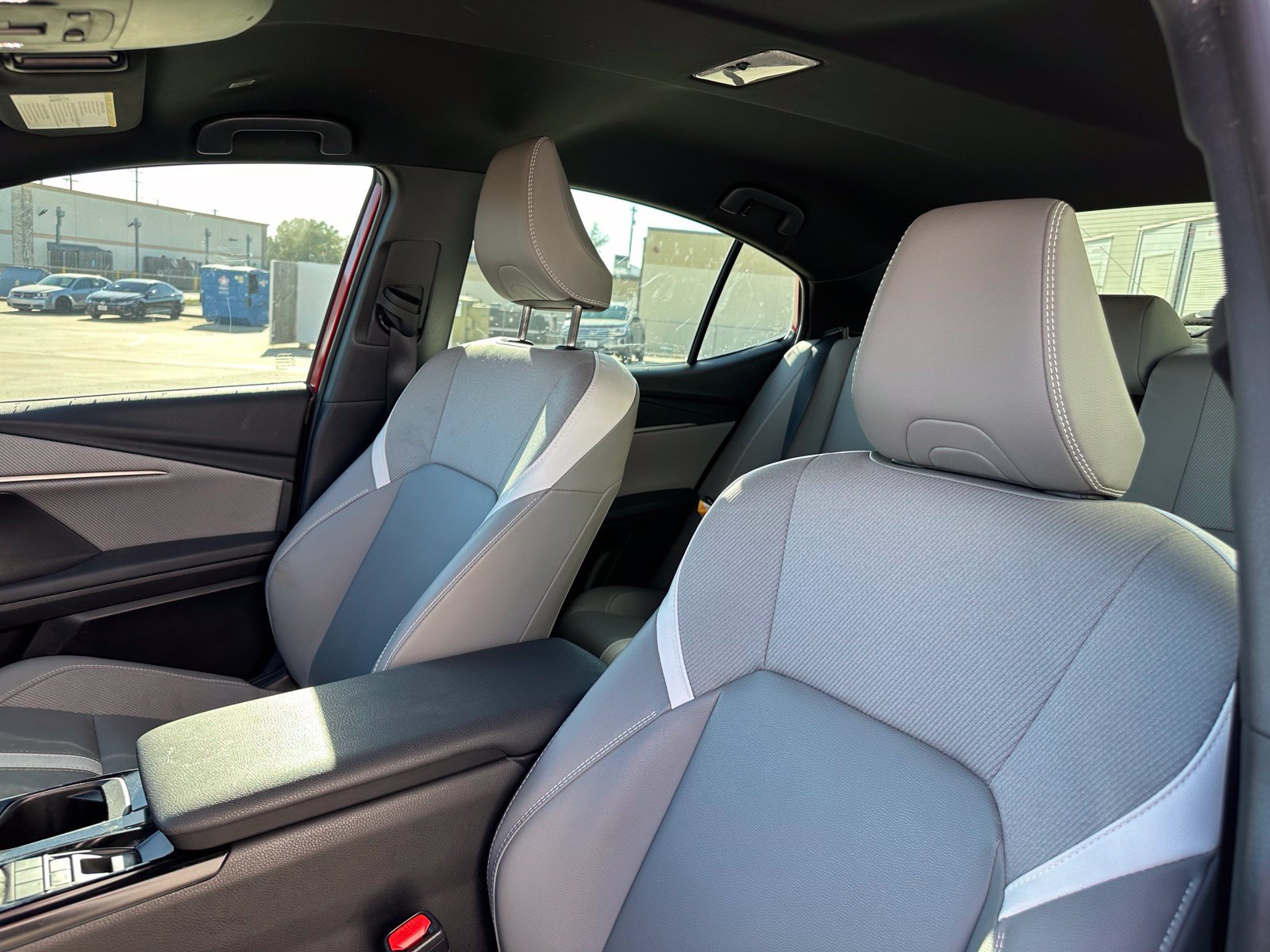 Used 2025 Toyota Camry SE FWD image 14