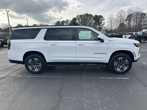 New 2026 Chevrolet Suburban Z71 image 10