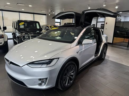 Used 2018 Tesla Model X 75D AWD/4WD image 1