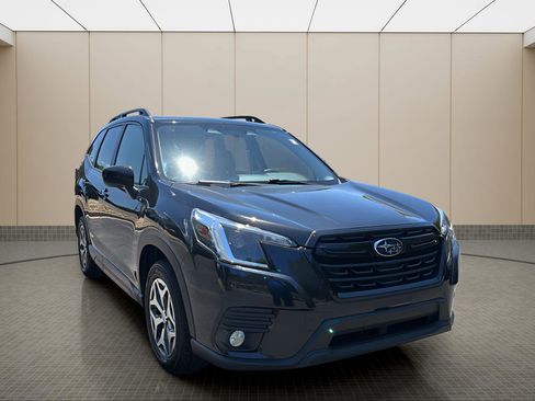 Used 2023 Subaru Forester Premium AWD/4WD image 7
