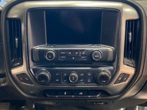 Used 2018 Chevrolet Silverado 1500 LTZ image 24