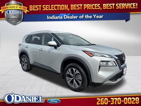 Used 2023 Nissan Rogue SV w/ SV Premium B Package AWD/4WD image 1