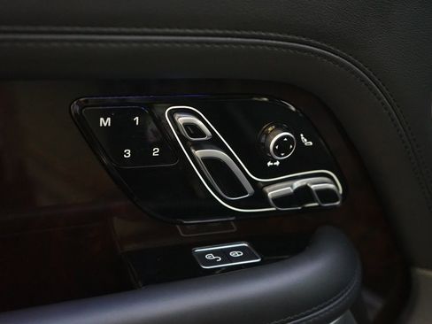 Used 2020 Land Rover Range Rover Long Wheelbase HSE image 30