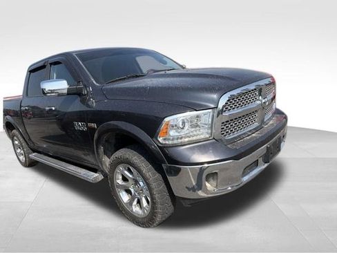 Used 2016 RAM 1500 Laramie w/ Convenience Group AWD/4WD image 6