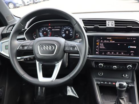 Used 2025 Audi Q3 2.0T Premium w/ Convenience Package image 10