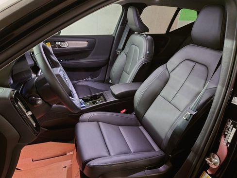 New 2025 Volvo XC40 B5 Ultra w/ Protection Package Premier image 8