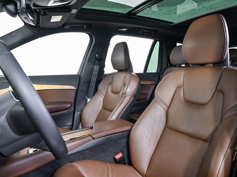 Used 2023 Volvo XC90 T8 Core AWD/4WD image 7