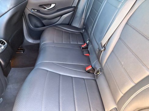 Used 2022 Mercedes-Benz GLC 300 image 17