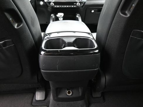 Used 2022 Kia Telluride S FWD image 27