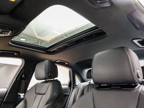 Used 2023 Audi A4 2.0T Premium w/ Convenience Package AWD/4WD image 5