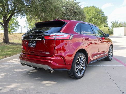 Used 2019 Ford Edge Titanium w/ Equipment Group 301A FWD image 7