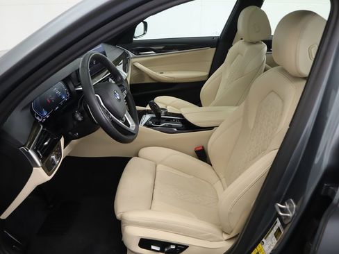 Used 2021 BMW 530e xDrive 530e iPerformance w/ Convenience Package image 20