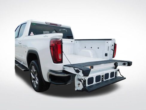 Used 2023 GMC Sierra 1500 SLT AWD/4WD image 9
