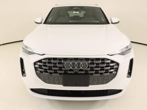 New 2026 Audi Q5 Premium image 8