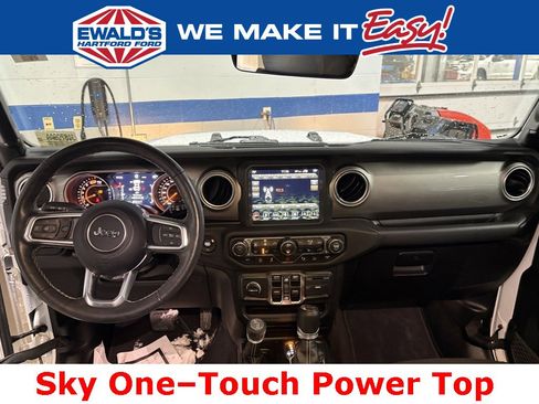 Used 2019 Jeep Wrangler Unlimited Sahara image 10