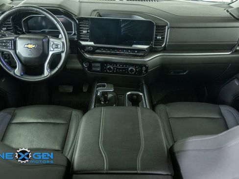 Used 2024 Chevrolet Silverado 1500 LTZ w/ LTZ Convenience Package II AWD/4WD image 32