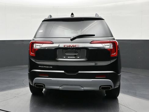 Used 2022 GMC Acadia SLT w/ Preferred Package FWD image 4