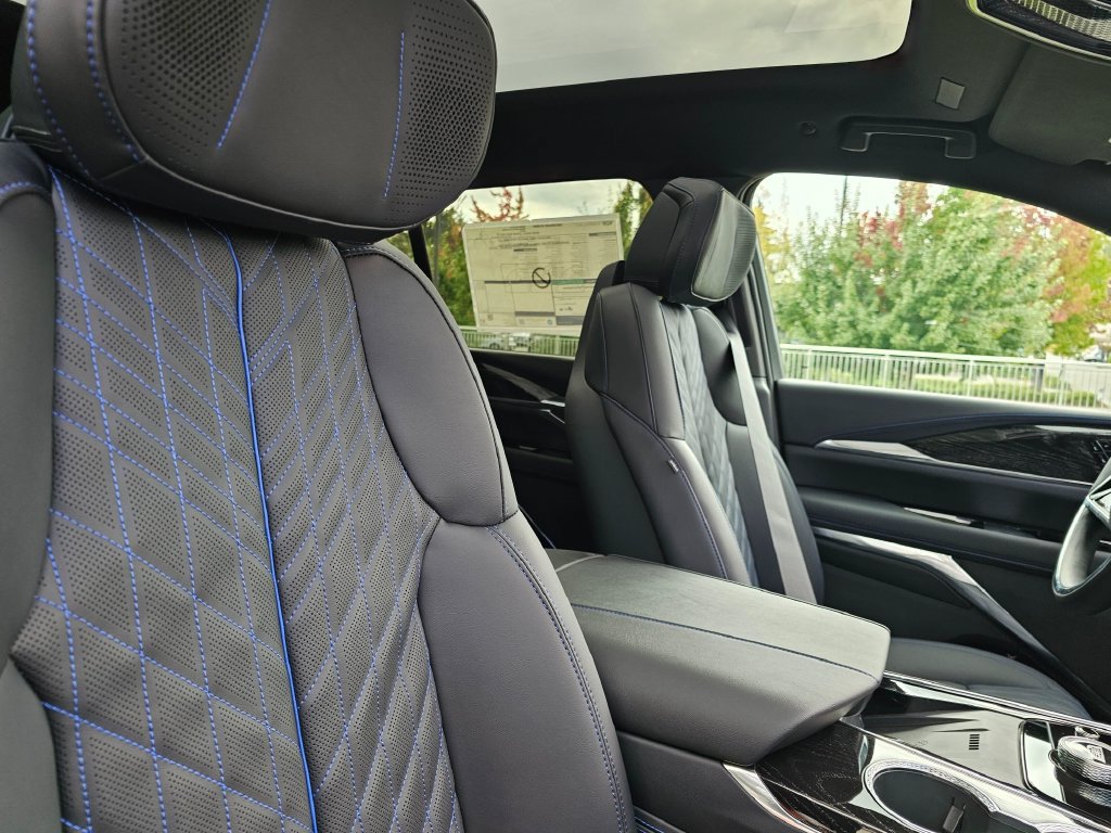New 2026 Cadillac Escalade IQ Luxury 1 w/ LPO, Floor Liner Package AWD/4WD image 10