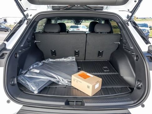 New 2026 Chevrolet Equinox EV LT image 8