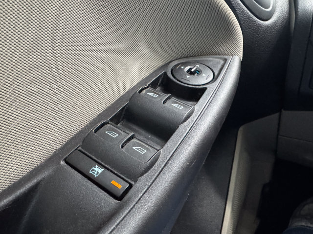 Used 2015 Ford Focus SE FWD image 36