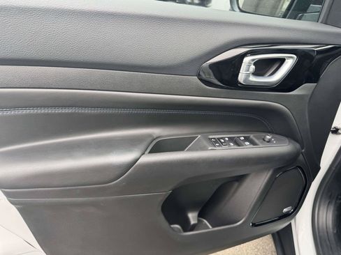 Used 2025 Jeep Compass Limited w/ Sun & Sound Group AWD/4WD image 16