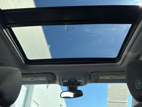 Used 2018 Chevrolet Malibu LT FWD image 32