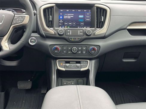 Used 2024 GMC Terrain Denali w/ Denali Premium Package image 13