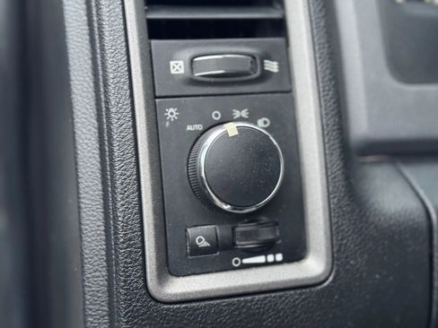 Used 2013 RAM 2500 Tradesman w/ Chrome Appearance Group image 26