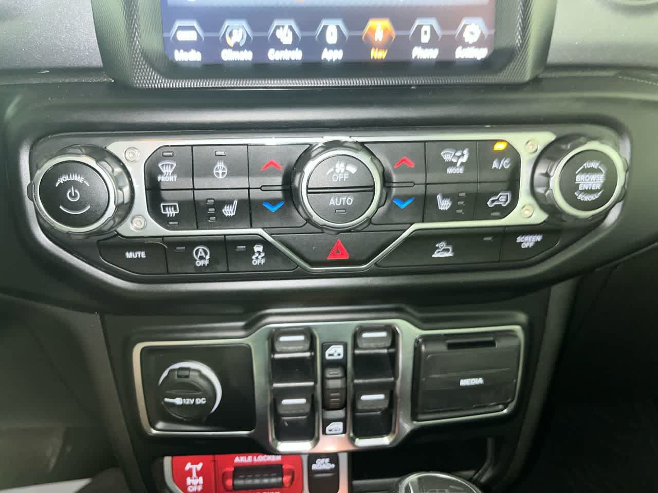 Used 2022 Jeep Gladiator Mojave w/ Cold Weather Group AWD/4WD image 21