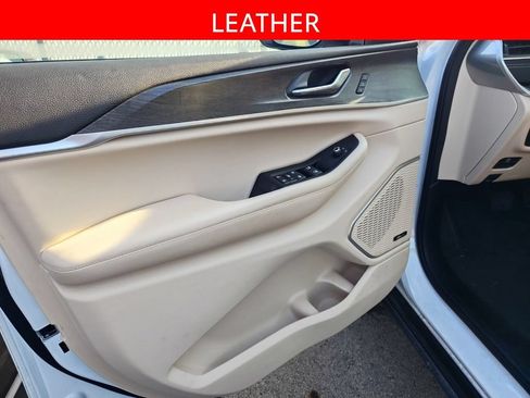 Used 2022 Jeep Grand Cherokee Limited w/ Luxury Tech Group II AWD/4WD image 5