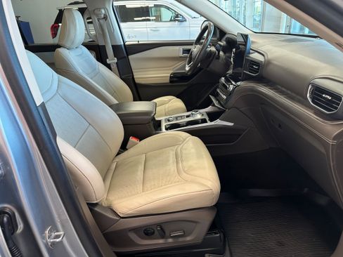 Used 2021 Ford Explorer Platinum w/ Equipment Group 601A image 16