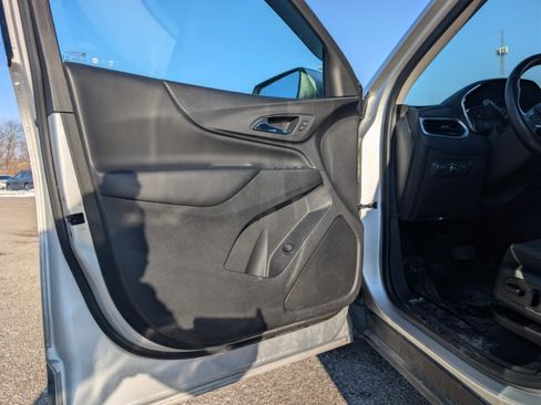 Used 2020 Chevrolet Equinox LT image 8