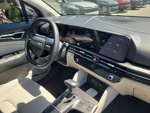 New 2026 Kia Sportage EX FWD image 8