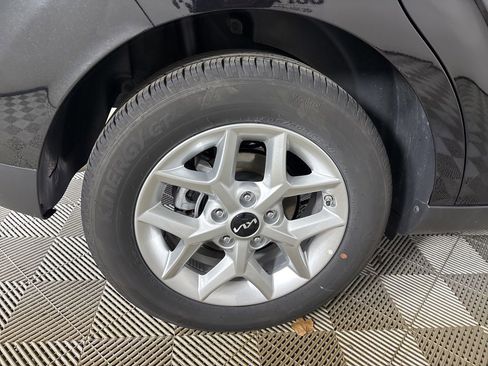 Used 2025 Kia Soul LX FWD image 29