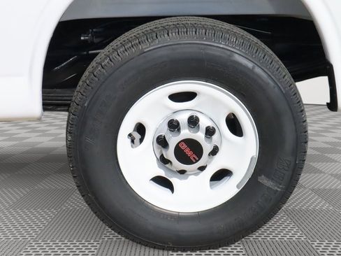 New 2025 GMC Savana 2500 Extended w/ Driver Convenience Package image 15