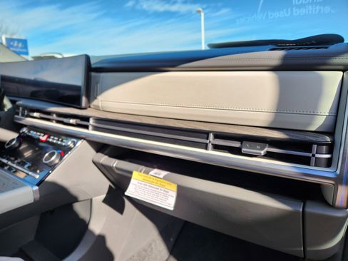 Used 2024 Hyundai Santa Fe Limited image 17