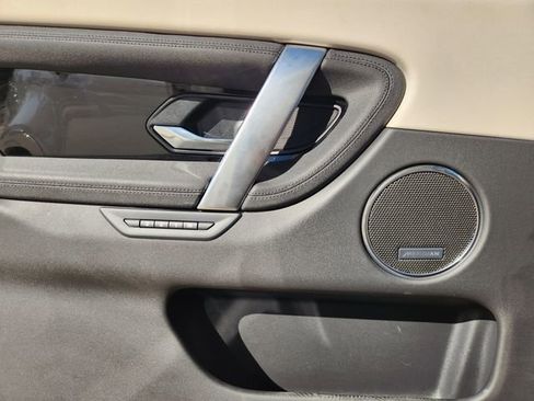 Used 2025 Land Rover Discovery Sport S image 22