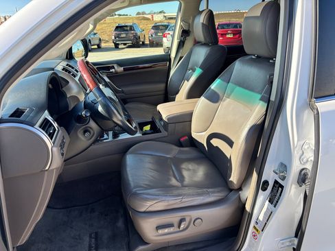 Used 2010 Lexus GX 460 image 18