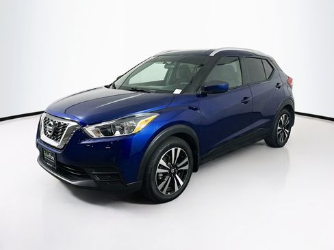 Used 2019 Nissan Kicks SV FWD image 3