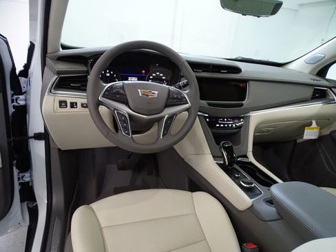 Used 2026 Cadillac XT5 Premium Luxury w/ LPO, Floor Liner Package image 5