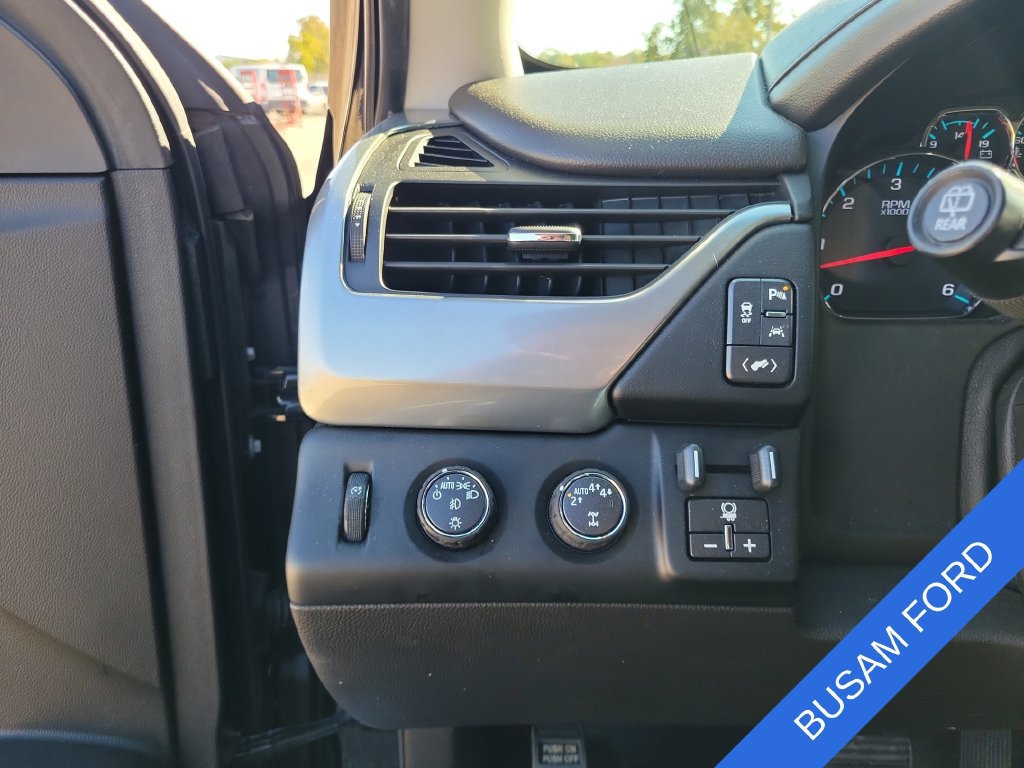 Used 2018 Chevrolet Tahoe LT w/ LT Signature Package AWD/4WD image 17