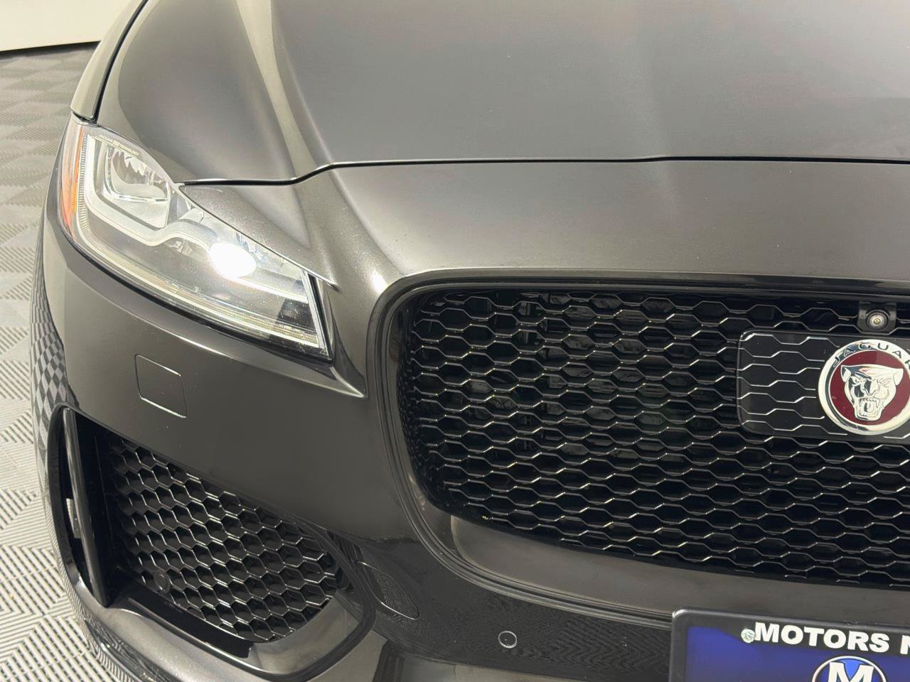 Used 2018 Jaguar F-PACE S AWD/4WD image 3
