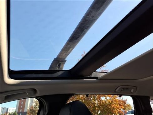 Used 2025 MAZDA CX-70 Plug-In Hybrid w/ Premium Pkg image 29