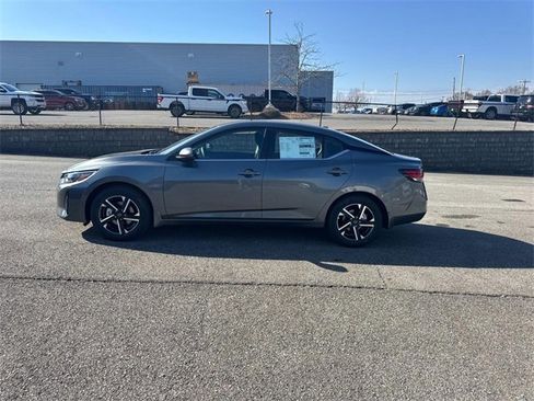 New 2025 Nissan Sentra SV image 7